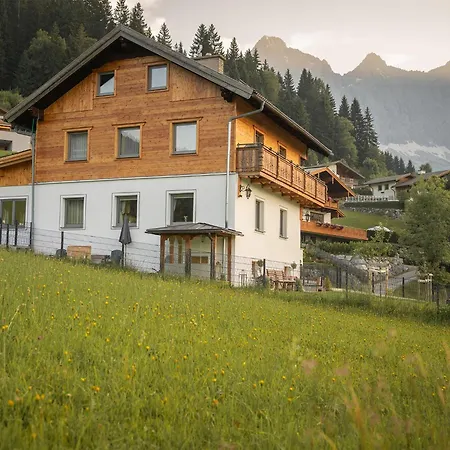 Dachsteinheim *